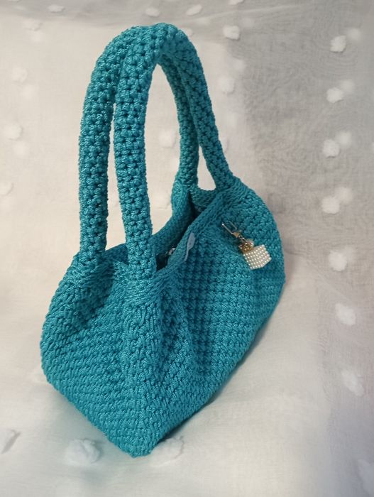 Vând gentute crosetate