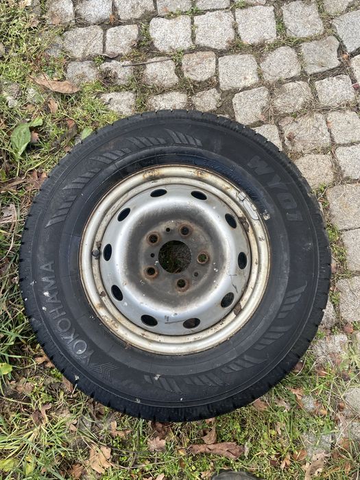 225/75/16С Нови зимни гуми