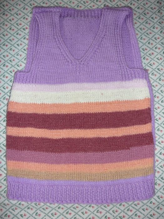 Много ръчно плетени НОВИ блузи с дълъг ръкав ръст 98-110 см.