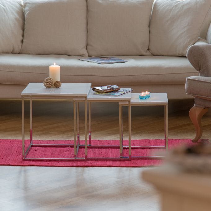 Комплект 3 помощни маси Relaxdays, квадратни, дървен плот и метални крака