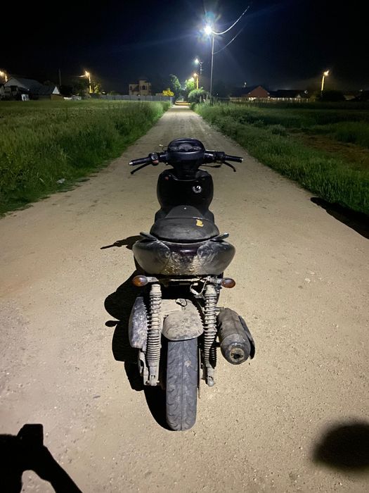 Vând scuter Yamaha maxter 180cc merge foarte bine sau schimb cu ATV