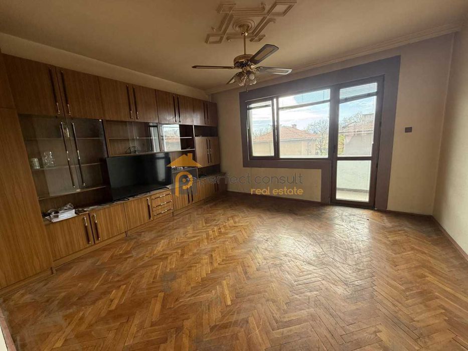 Продава се Четиристаен апартамент в Пловдив, Гагарин - 96 кв.м за 2365 €/кв.м - Снимка #1