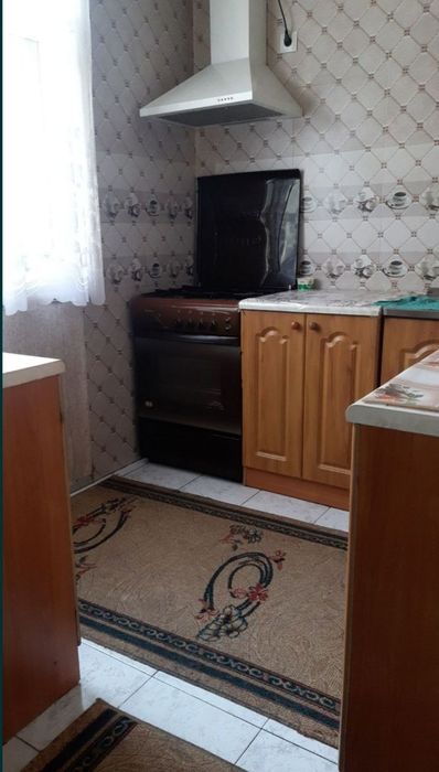 Ялангач. Кв-4ком ( Теннисный корт аллея) Мирзо улугбекский БИИ.Буз