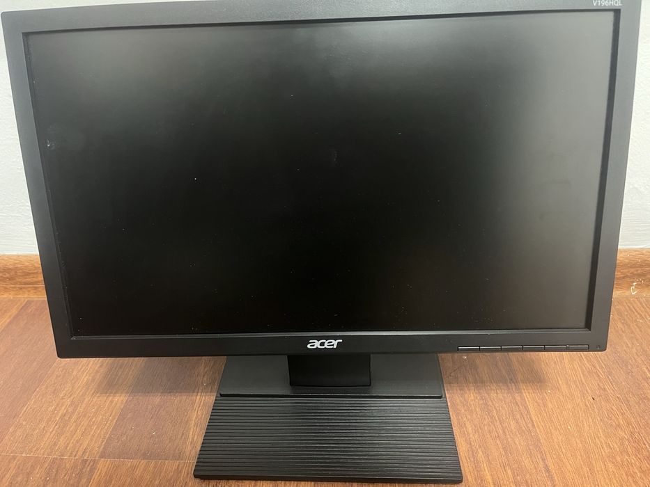 Продам манитор ……….