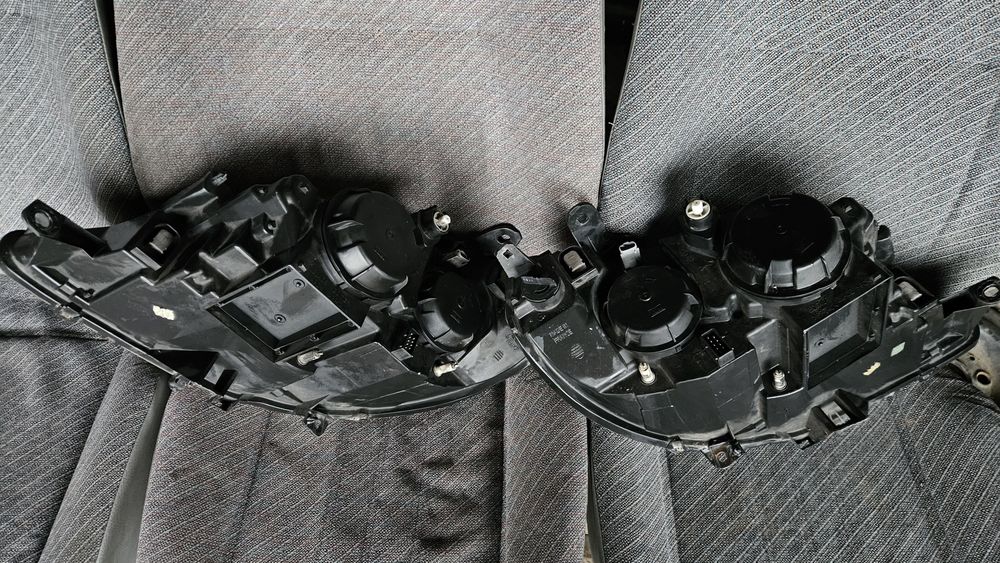 Фарове за Пежо 807