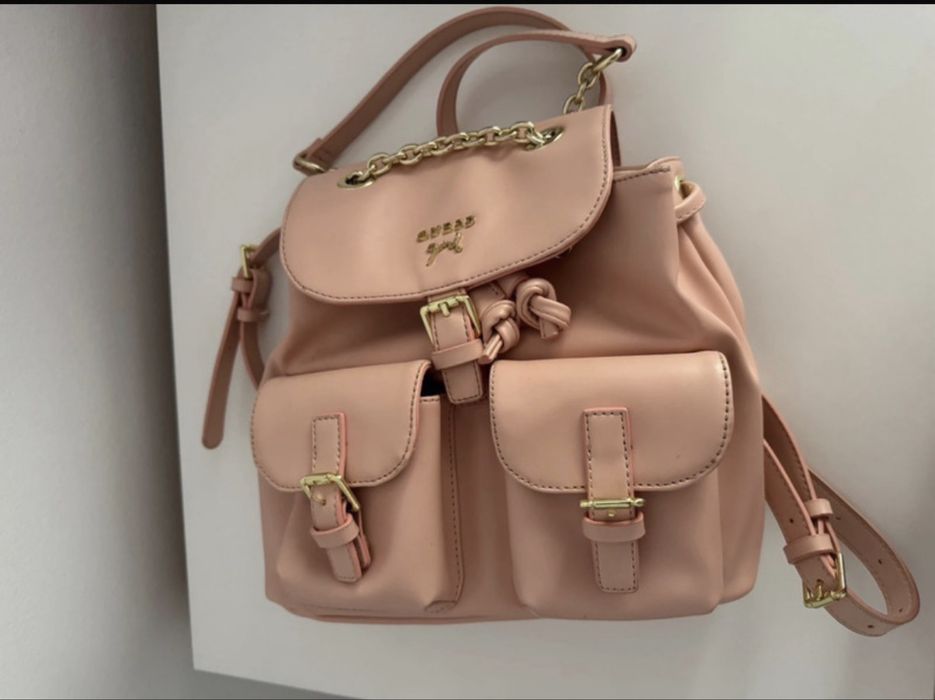 Geanta Guess de vanzare , culoare roz