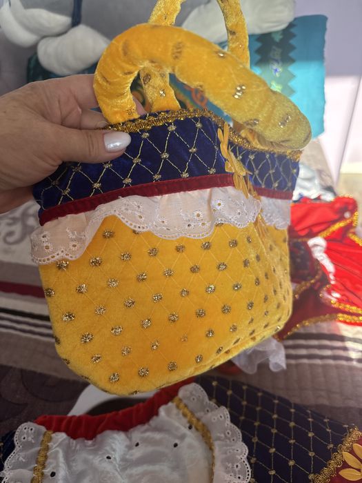 Одежда для девочки на праздники