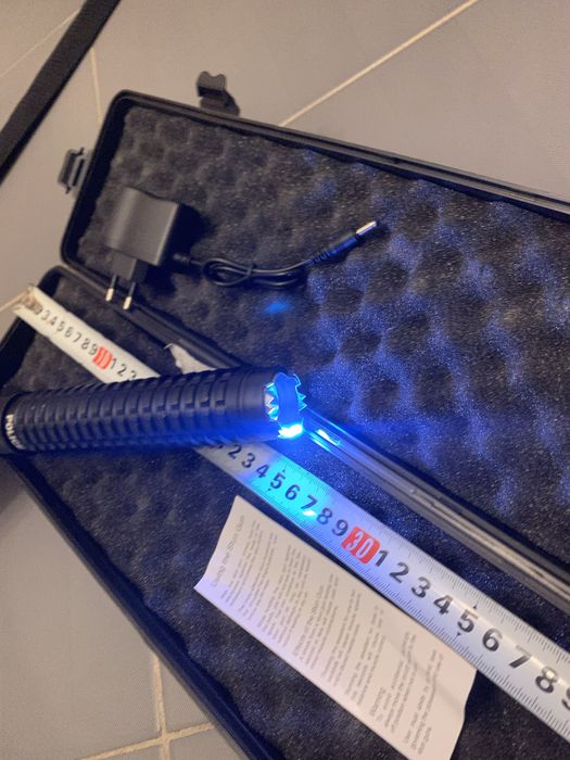 Baston Electrosoc f puternic cu lanterna 100000KV