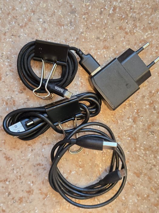 Продам зарядку, кабеля и т.д