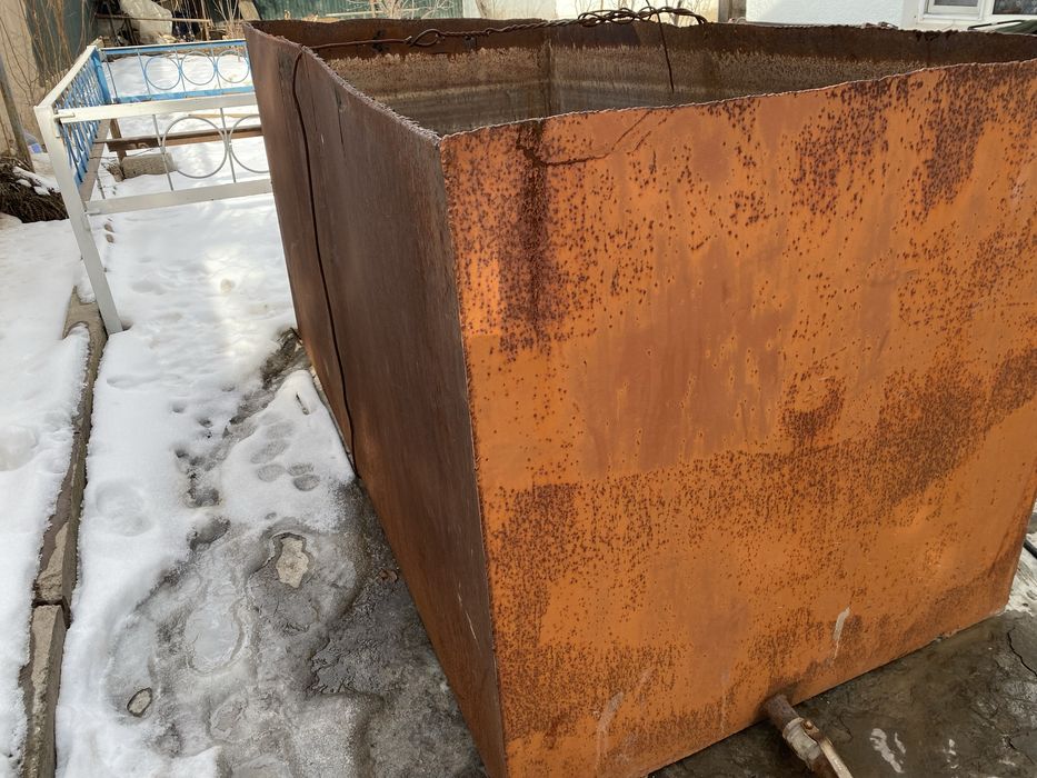 Бочка ёмкость примерно 4 тонна