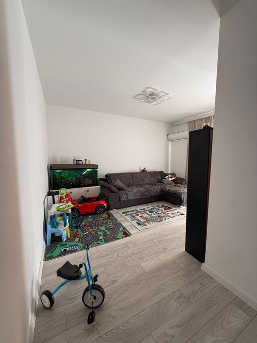Proprietar - vand apartament