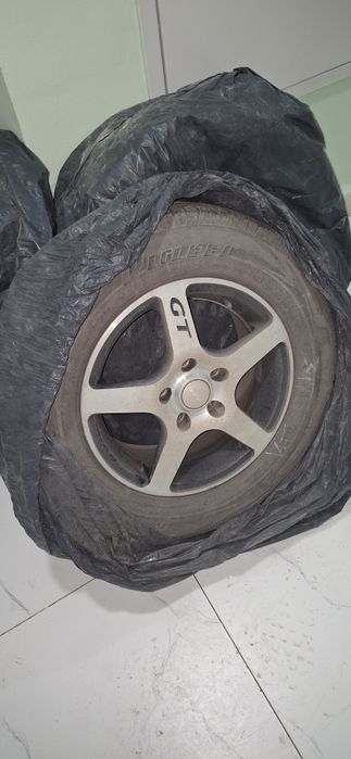 Продам летние шины с дисками