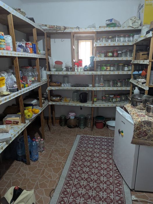 Casa de vânzare în municipiul Tg-Jiu, situată pe bulevardul Ecaterina Teodoroiu.