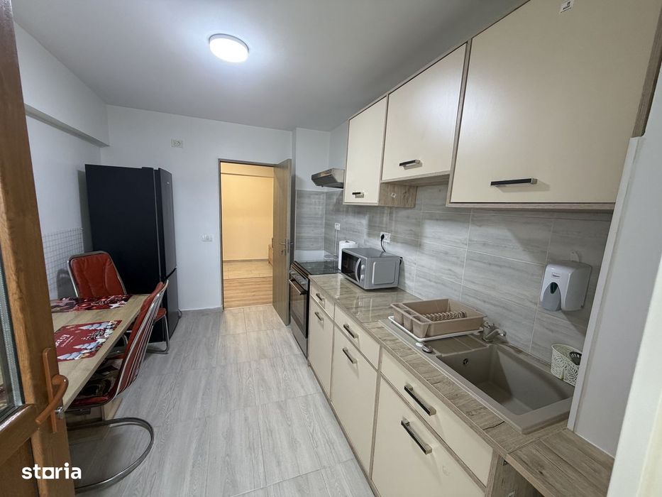 Apartament 3 camere,str.Victoriei