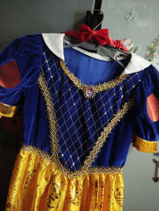 Продам детские новогодние платья