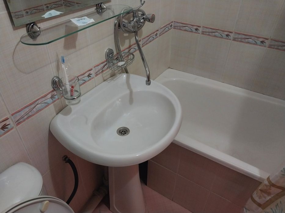 Унитазы,раковины