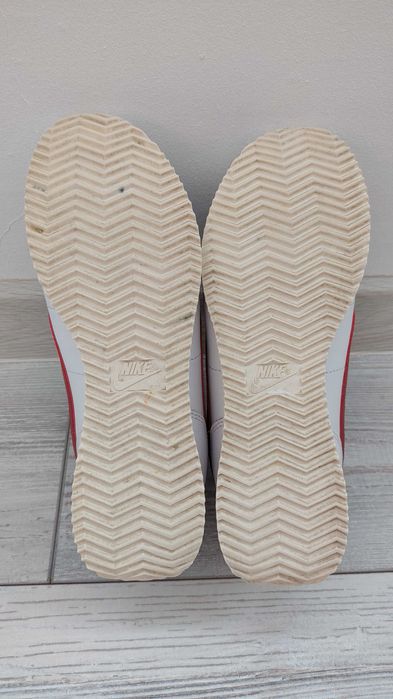 Бели кожени дамски маратонки NIKE CORTEZ размер EUR38