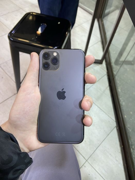 Vand/schimb iphone 11 pro  64 gb