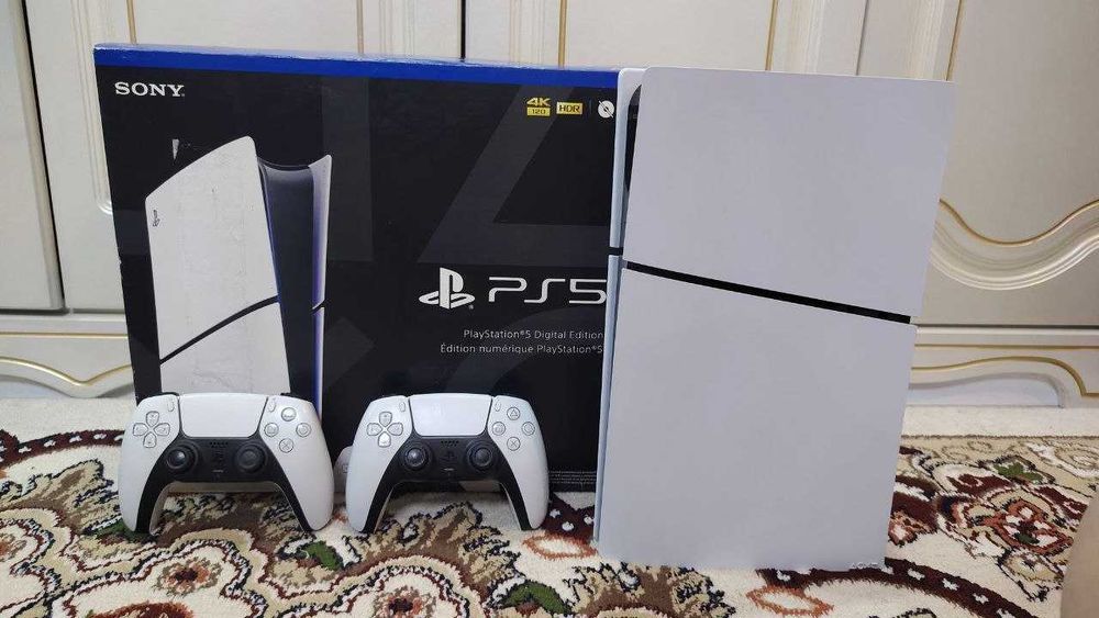 Playstation 5 Slim 1Tb Европа регион 2 Джойстик