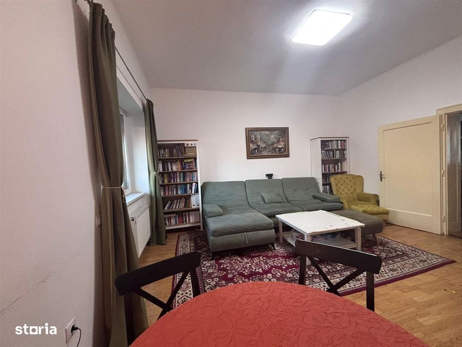 Apartament la casă – 76 mp + terasă + curte + pod mansardabil