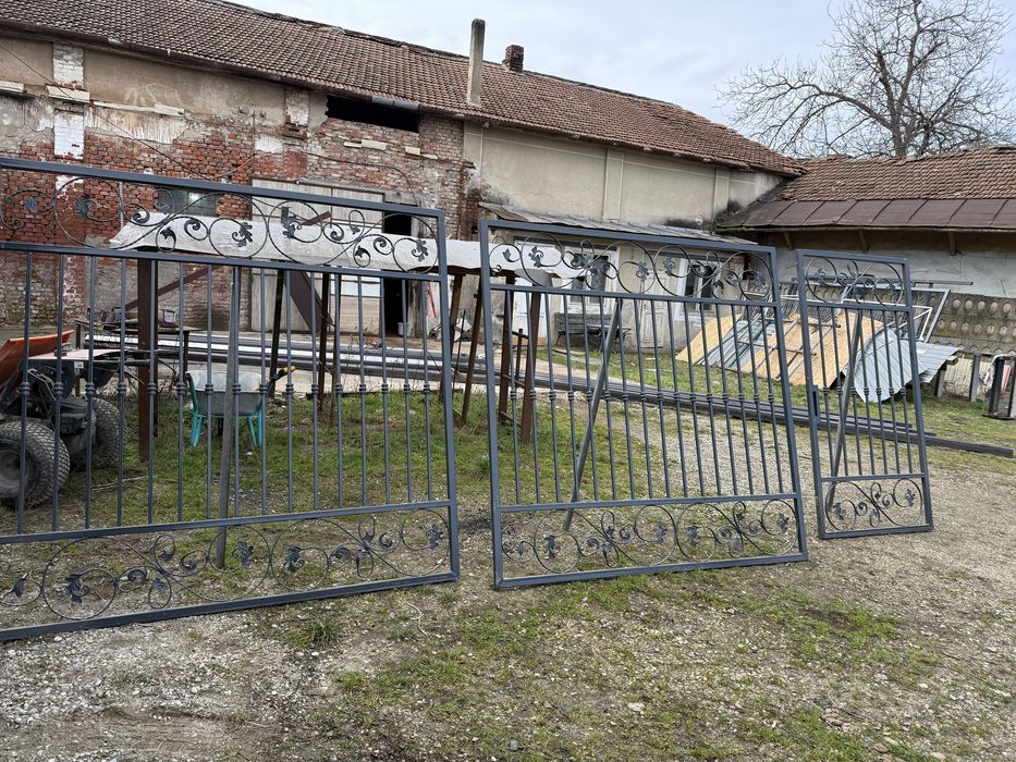 Poarta auto 4 m si pietonala 1 m