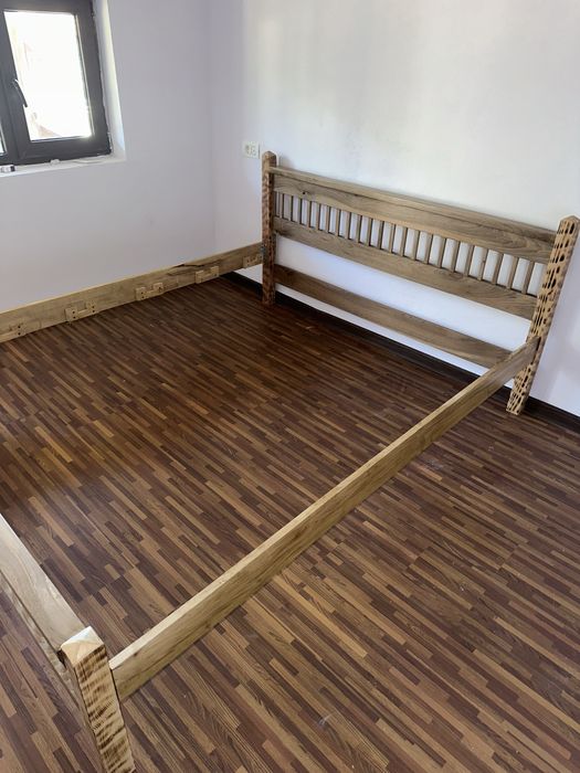 Pat matrimonial din lemn masiv de nuc – lucrat manual