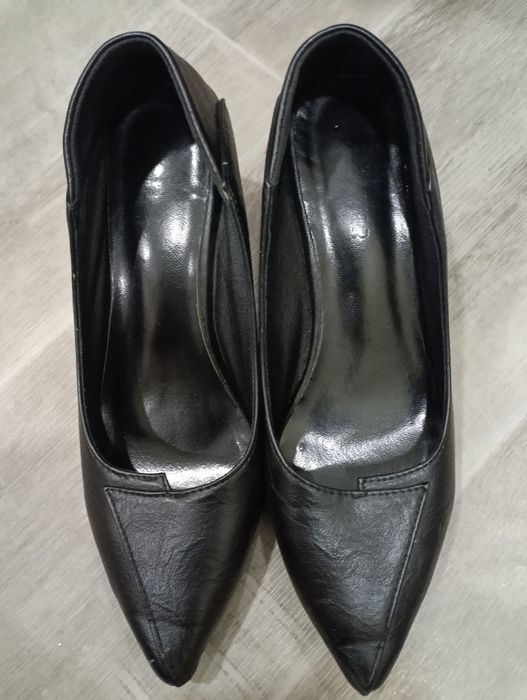 Туфли чёрные 37  размера
