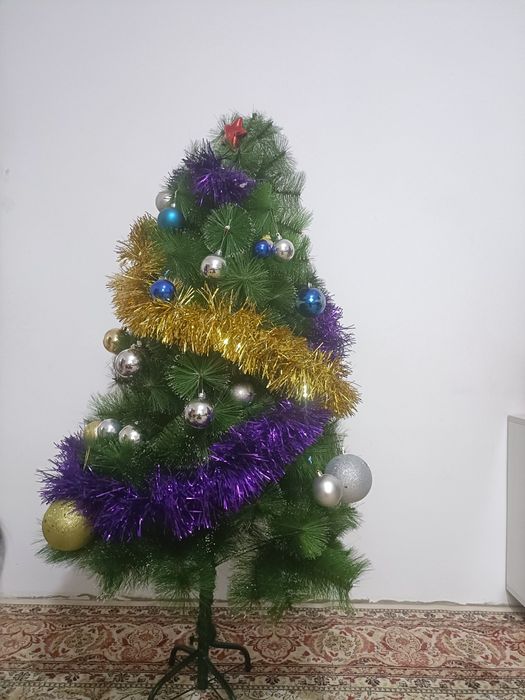 Продам новогоднюю ёлку