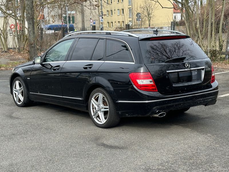 Mercedes-Benz C-Klasse C 220 CDI T BlueEfficiency Avantgarde 2011