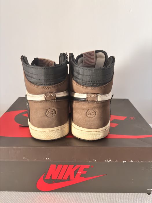 Jordan 1 Travis Scott