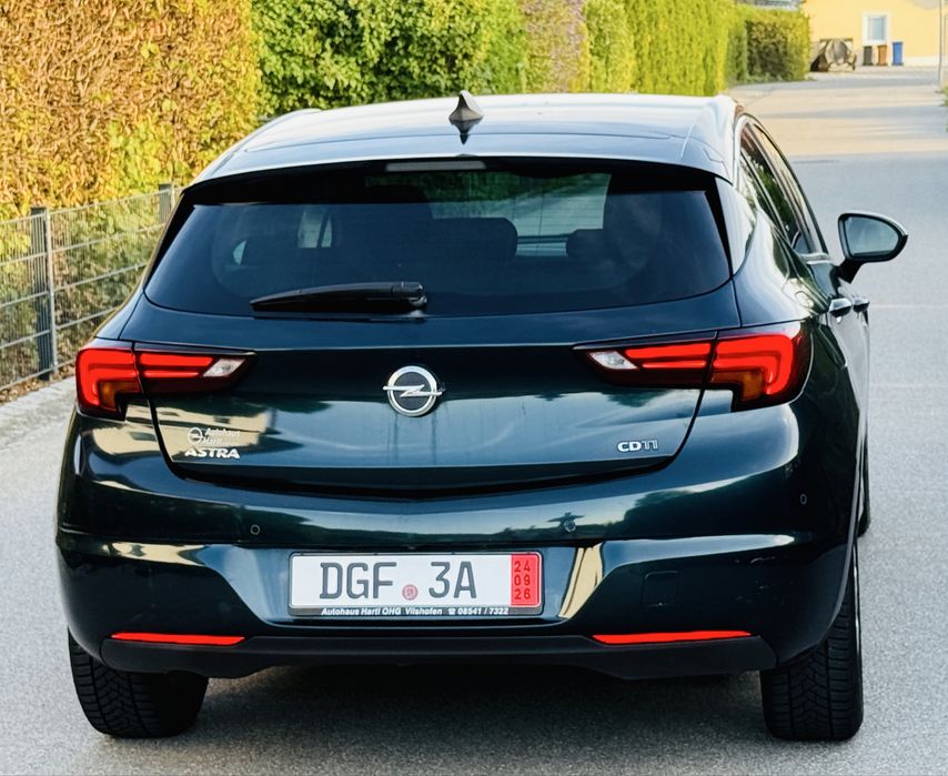OPEL   ASTRA   K  - An 2016 - Euro 6 - 1.6 CDTI - 110 CP - Unic proprietar in Germania ( privat ) carte service la zi . Tehnic si optic ireprosabil.