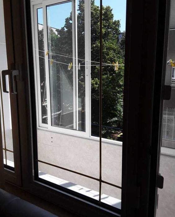 Дава се под наем Тристаен апартамент в Бургас, Център - 85 кв.м за 375 € - Снимка #11