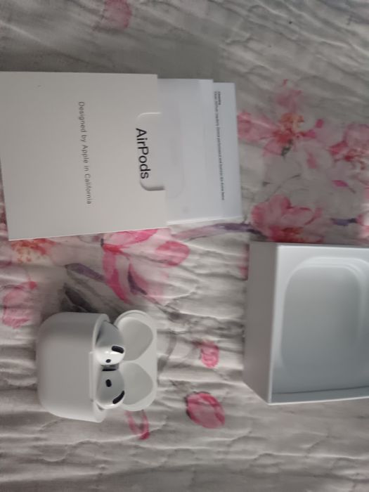 Airpods gen 4 putin folosite