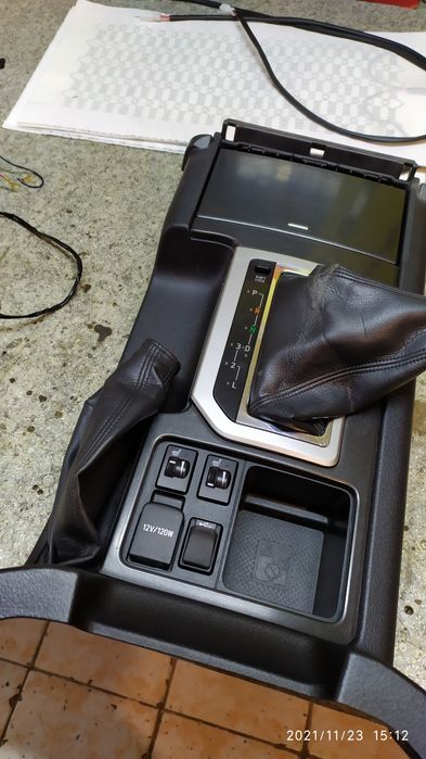 Подогрев сидений .