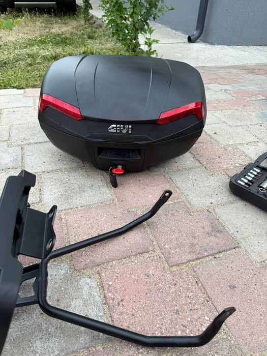 Suport + top case Givi 46L Yamaha X Max / Tricity