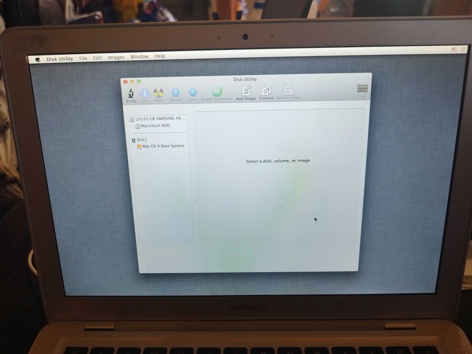Продава се MacBook Air A1304 Работещ цял или на части