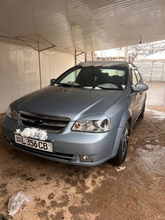 Продается Лассети автомат 1,6