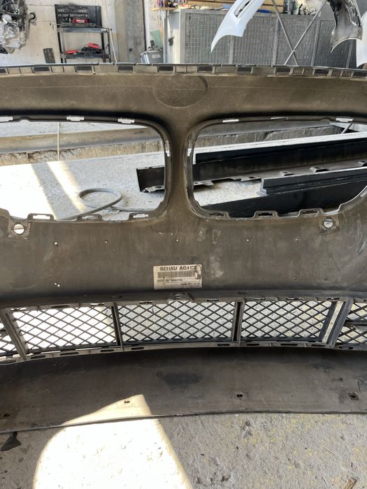 Предна броня и прагова за bmw f10.