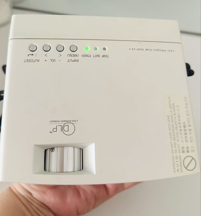 Портативный проектор Toshiba