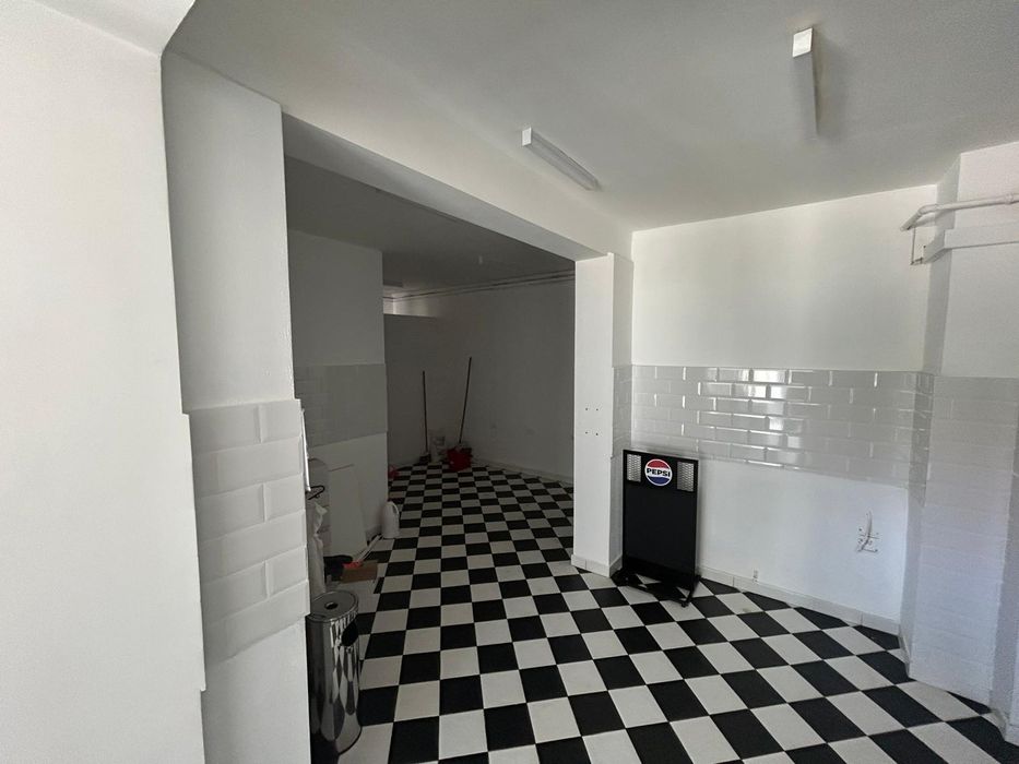 Ofer spre  închiriere - Spațiu comercial pe pietonala Corvin, Hunedoara