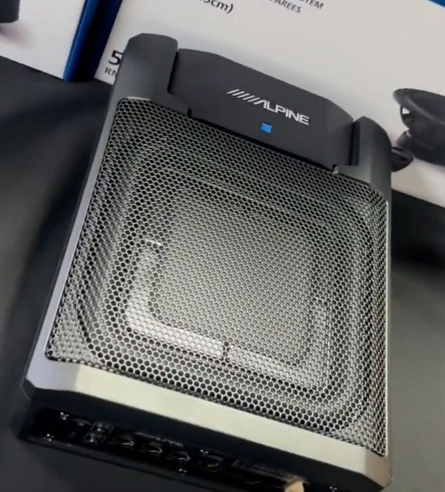 Cабвуфер под сиденье Alpine PWE-M770 активный