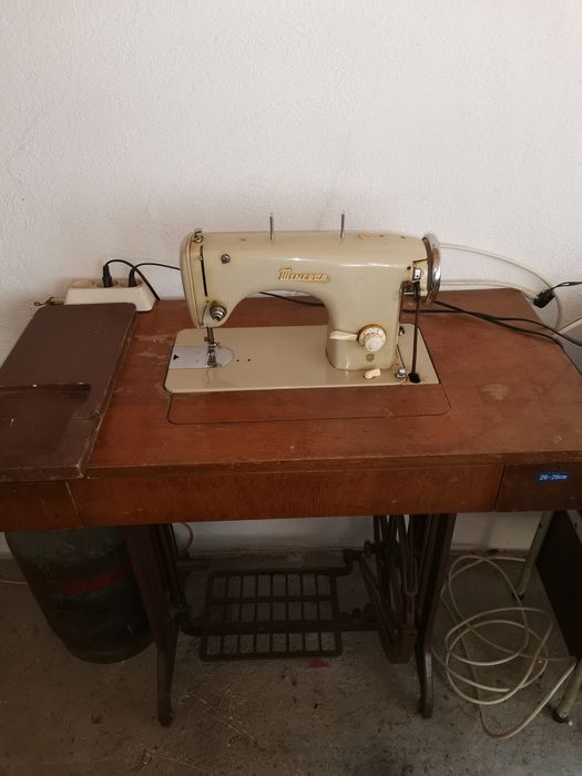 Крачна шевна машина