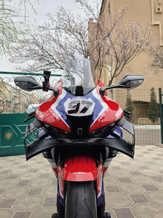 Сотилади Honda cbr1000rr-r fireblade