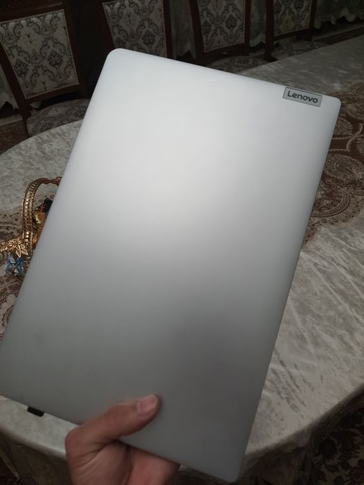 Lenovo Notebook sotiladi
