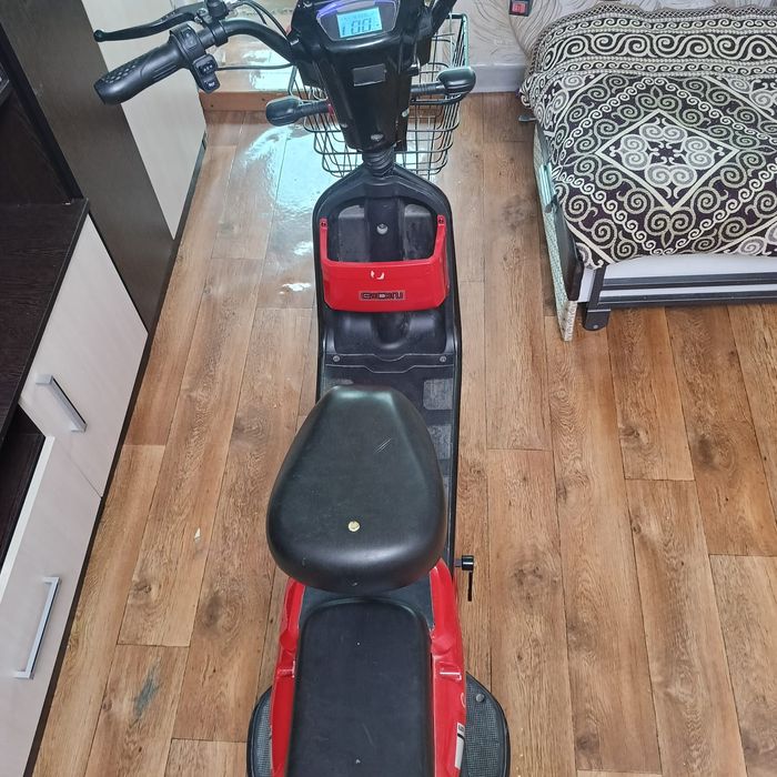 Продам самокат электрический