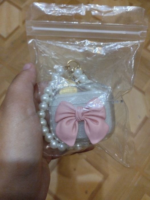 продаю чехол AirPods