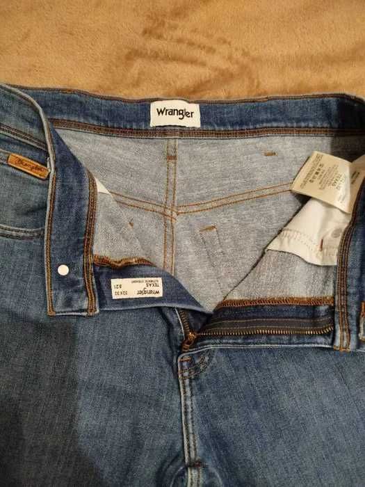 Джинсы от бренда Wrangler,