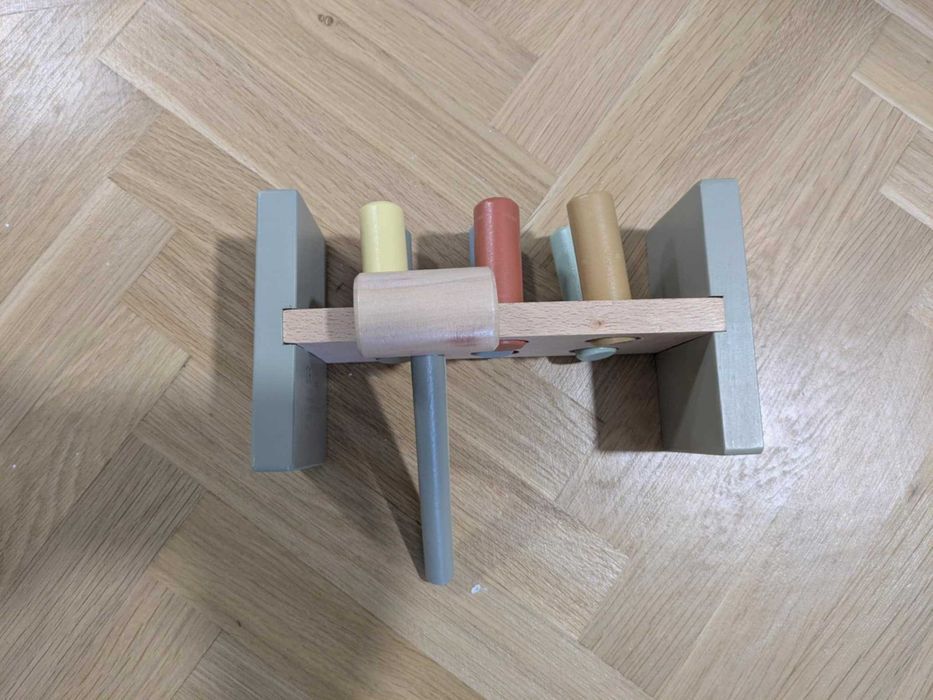 Joc din lemn cu cilindri si ciocan