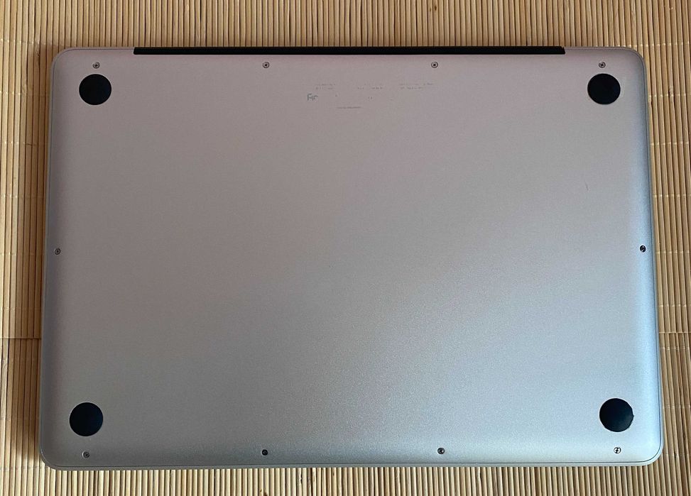 Apple MacBook Pro 13 inch mid-2010 (за части)