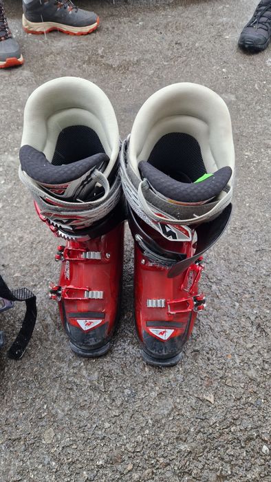 Schiuri, clapari, bete, casti,haine ski